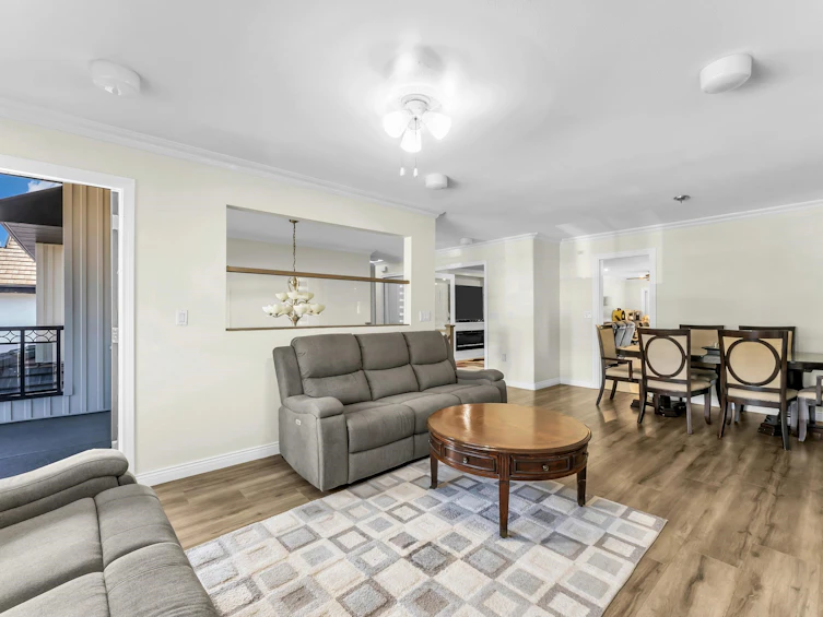 8036 133a Street, Surrey, BC, V3W 4R5 - 8