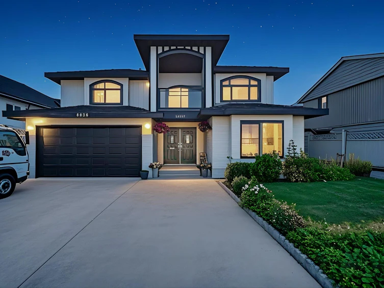 8036 133a Street, Surrey, BC, V3W 4R5