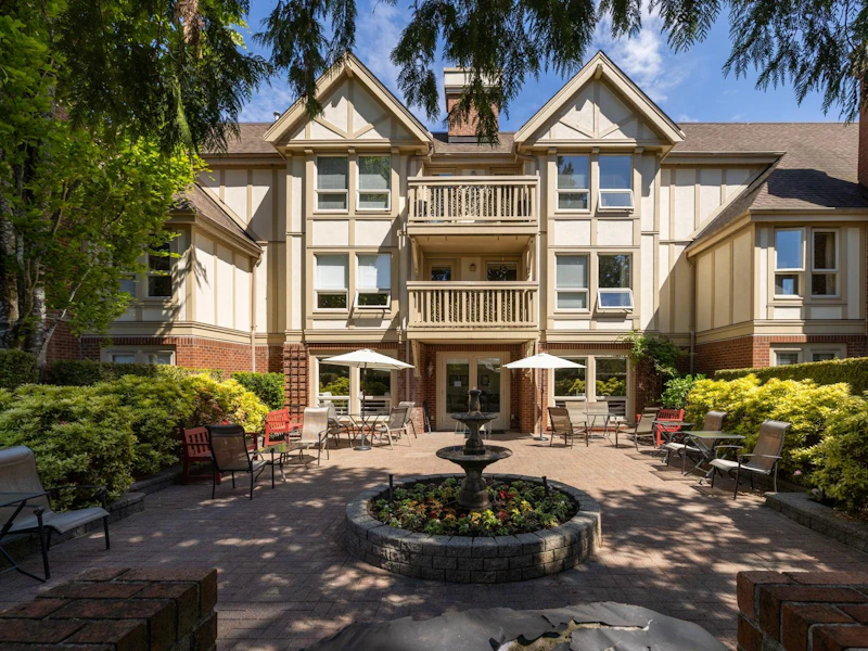 104 - 843 22nd Street, West Vancouver BC V7V 4C1