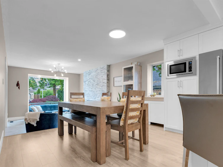 8037 164a Street, Surrey, BC, V4N 0H7 - 8