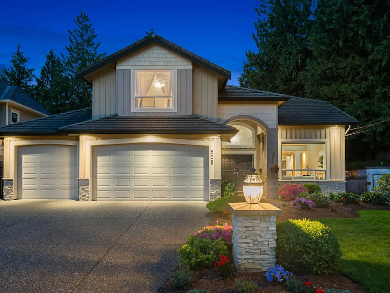 905 Porter Street, Coquitlam BC V3J 5B9