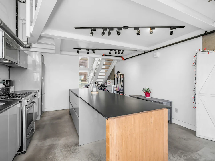404-1529 W 6th Avenue, Vancouver, BC, V6J 1R1 - 8