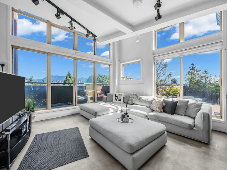 404-1529 W 6th Avenue, Vancouver, BC, V6J 1R1 - 2