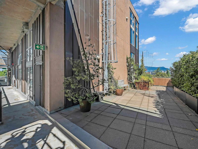 404 - 1529 W 6th Avenue, Vancouver BC V6J 1R1