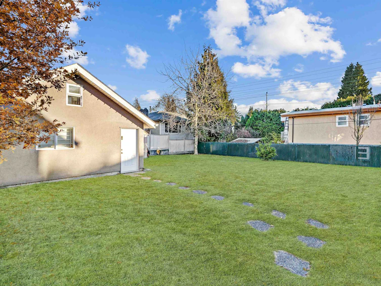 805 Longlac Street, Coquitlam, BC, V3J 5J7 - 14