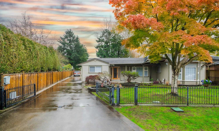 10060 Swinton Crescent