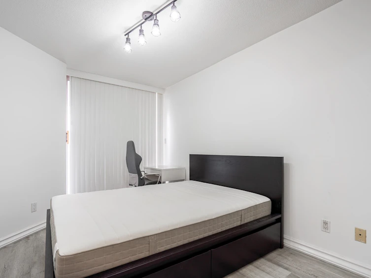 1704-10899 University Drive, Surrey, BC, V3T 5V2 - 8