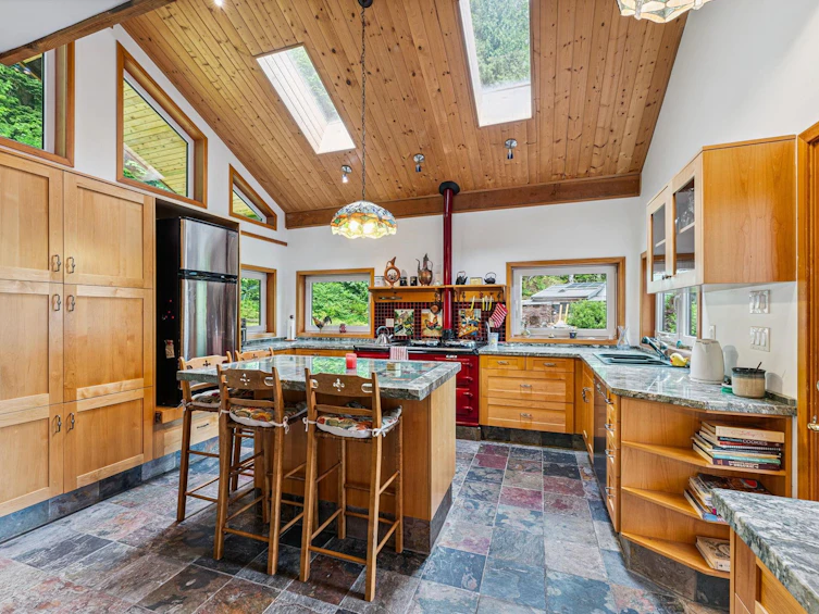 12&13 Coldwell Beach, North Vancouver, BC - 9