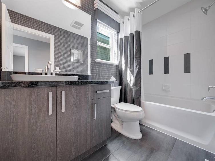 3370 Highland Drive, Coquitlam, BC, V3E 0B3 - 25