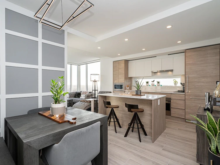 3003-13615 Fraser Highway, Surrey, BC, V3T 0P7