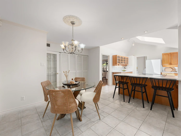 668 Westhyde Place, North Vancouver, BC, V7N 2Y4 - 24