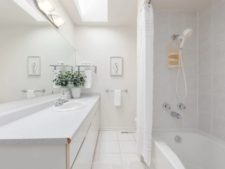 668 Westhyde Place, North Vancouver, BC, V7N 2Y4 - 9