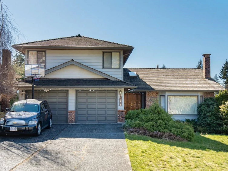 2035 Hill Drive, North Vancouver, BC, V7H 2N1 - 2