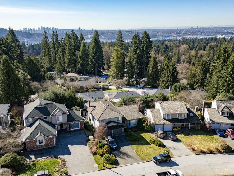 2035 Hill Drive, North Vancouver, BC, V7H 2N1 - 29