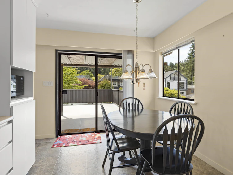 4674 W 14th Avenue, Vancouver, BC, V6R 2Y6 - 10