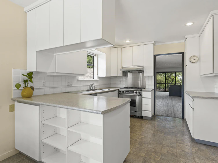 4674 W 14th Avenue, Vancouver, BC, V6R 2Y6 - 9