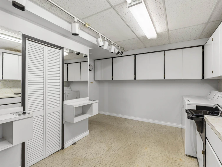 4674 W 14th Avenue, Vancouver, BC, V6R 2Y6 - 15