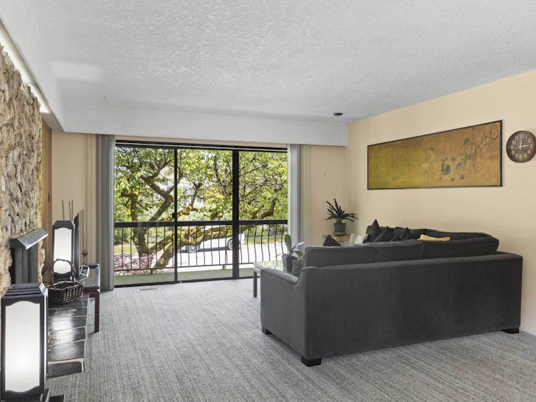 4674 W 14th Avenue, Vancouver, BC, V6R 2Y6 - 4