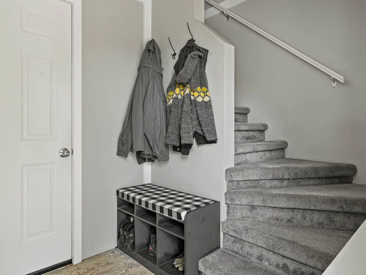 8129 Bobcat Drive, Mission, BC, V2V 5J7 - 3