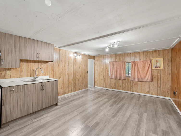 14405 114a Avenue, Surrey, BC, V3R 2N8 - 15