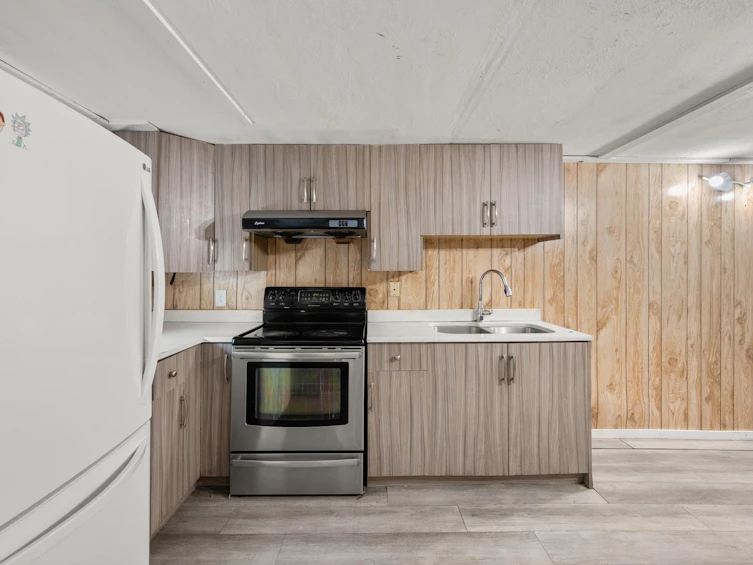 14405 114a Avenue, Surrey, BC, V3R 2N8 - 11