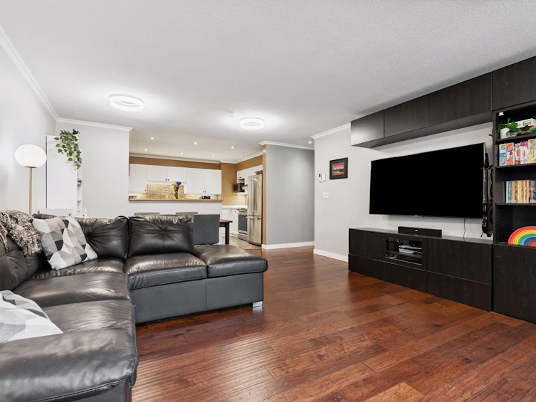 104-6 Renaissance Square, New Westminster, BC, V3M 6N8 - 8