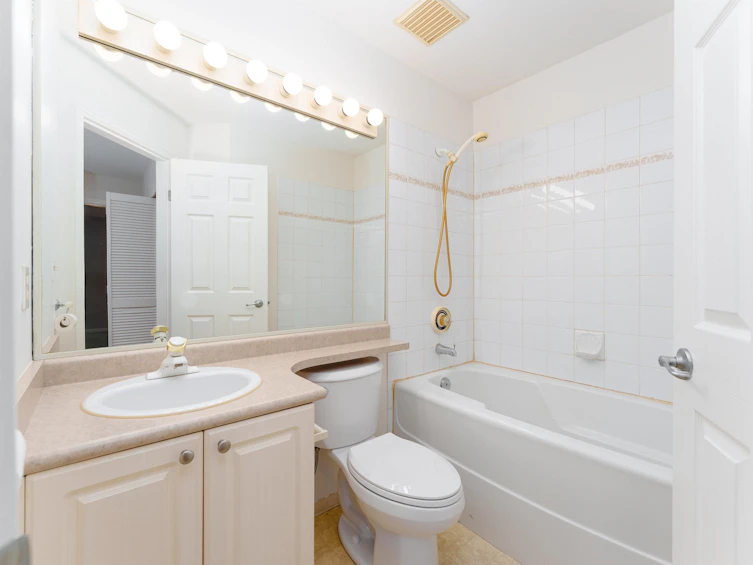 408-13727 74 Avenue, Surrey, BC, V3W 0M7 - 12