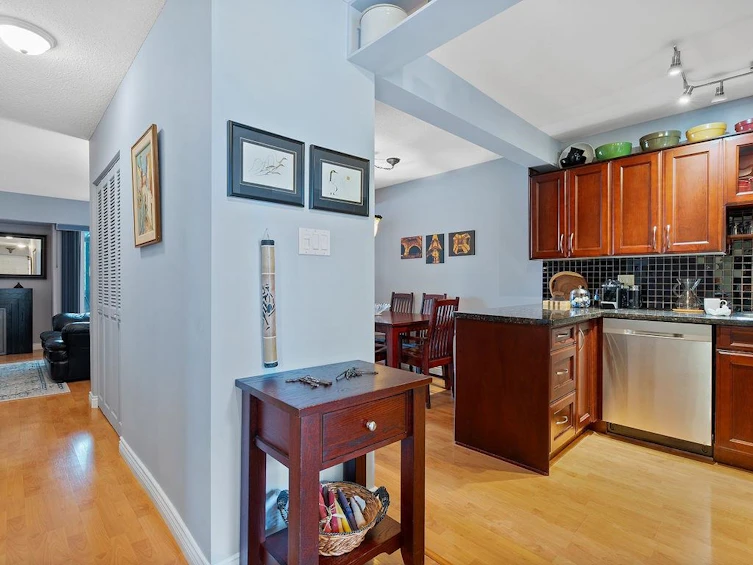 99-13796 Central Avenue, Surrey, BC, V3T 1R9 - 2
