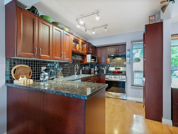 99-13796 Central Avenue, Surrey, BC, V3T 1R9 - 6