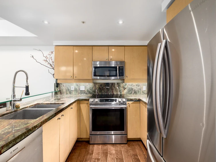 1019 Expo Boulevard, Vancouver, BC, V6Z 2W1 - 6