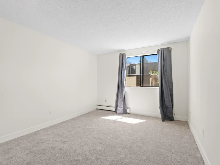 202-3911 Carrigan Court, Burnaby, BC, V3N 4J7 - 5