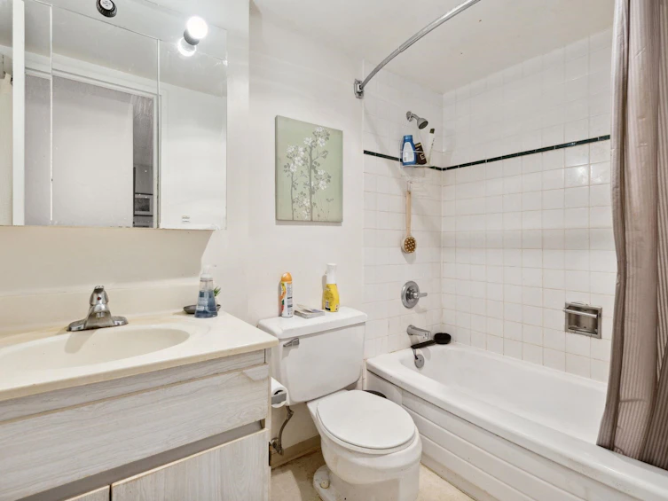 204-2016 Fullerton Avenue, North Vancouver, BC, V7P 3E6 - 5