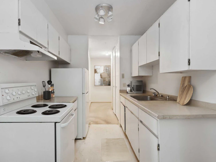204-2016 Fullerton Avenue, North Vancouver, BC, V7P 3E6 - 4