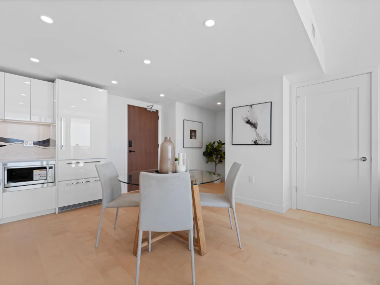 407-135 E 13 Street, North Vancouver, BC, V7L 0E5 - 6