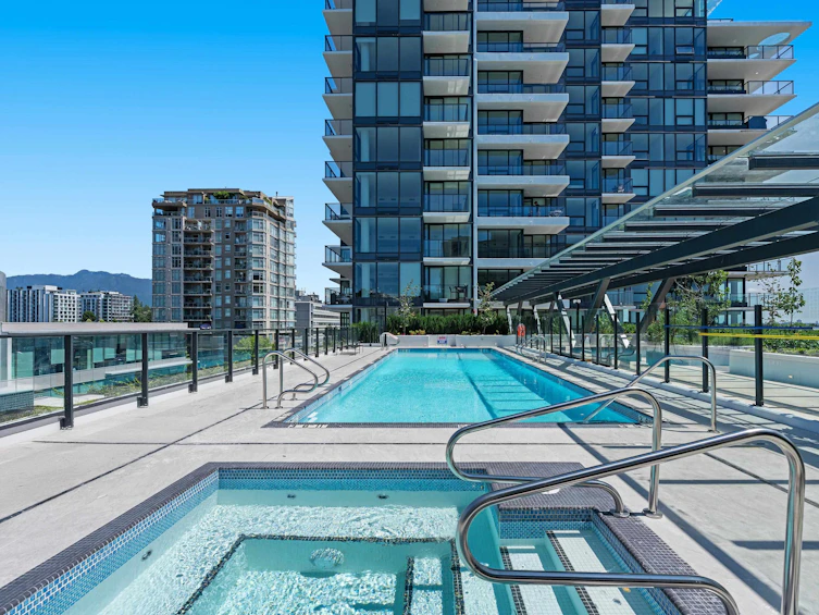 407-135 E 13 Street, North Vancouver, BC, V7L 0E5 - 2