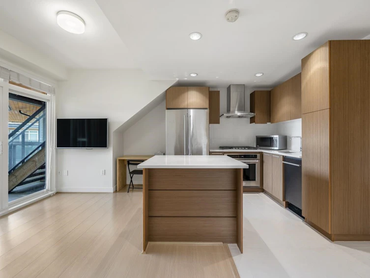PH7-3462 Ross Drive, Vancouver, BC, V6S 0H6 - 3
