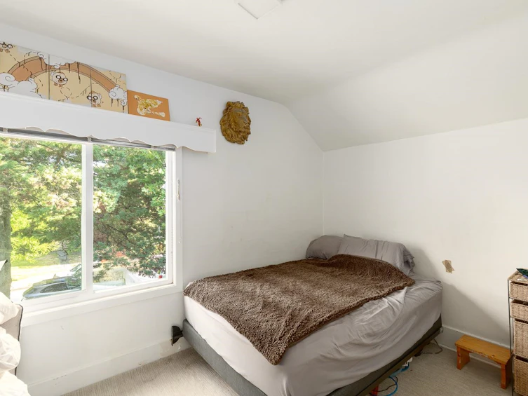 2402 W 34th Avenue, Vancouver, BC, V6M 1G7 - 12