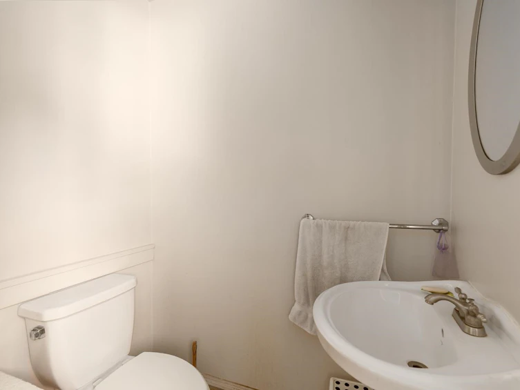 2402 W 34th Avenue, Vancouver, BC, V6M 1G7 - 11