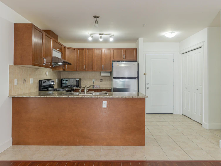 312-12088 75a Avenue, Surrey, BC, V3W 1Y4 - 8
