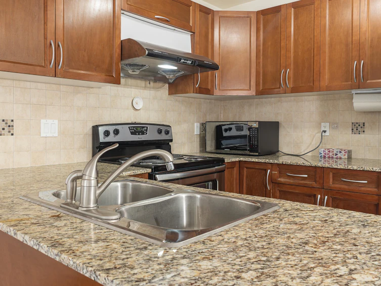 312-12088 75a Avenue, Surrey, BC, V3W 1Y4 - 9