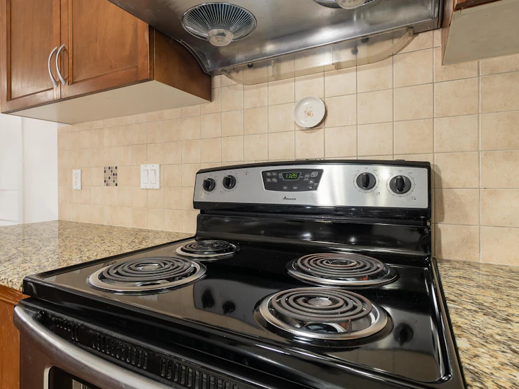 312-12088 75a Avenue, Surrey, BC, V3W 1Y4 - 10