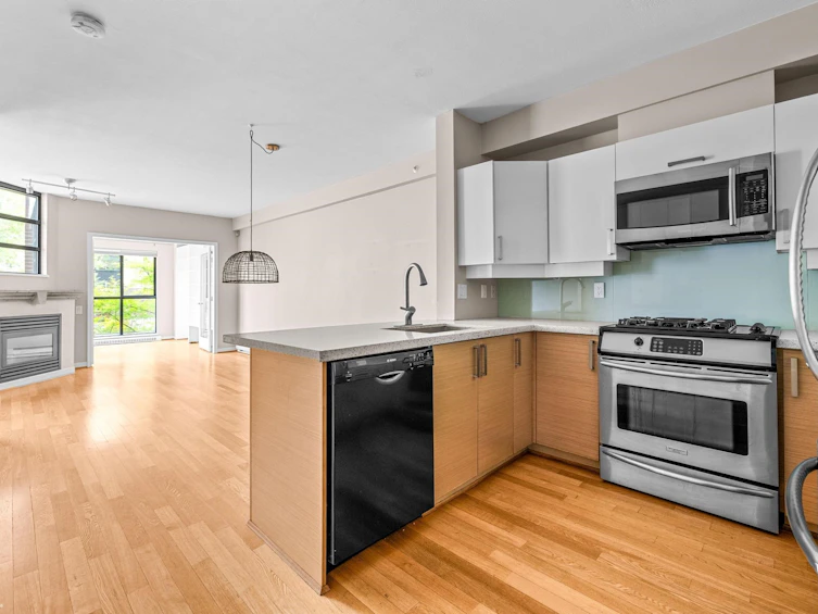 207-2228 Marstrand Avenue, Vancouver, BC, V6K 4T1 - 6