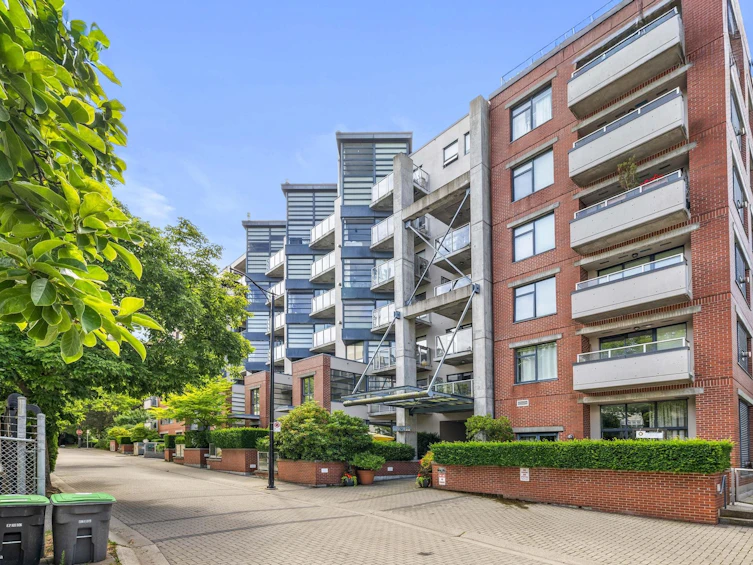 207-2228 Marstrand Avenue, Vancouver, BC, V6K 4T1 - 2