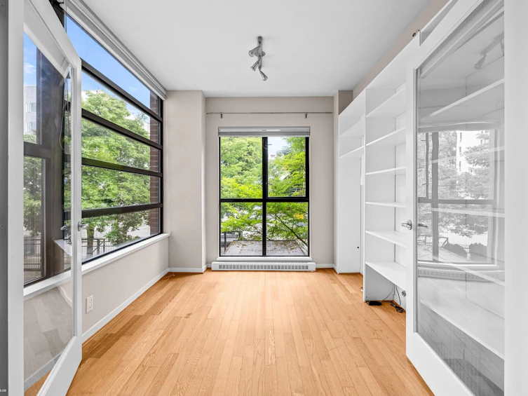 207-2228 Marstrand Avenue, Vancouver, BC, V6K 4T1 - 8