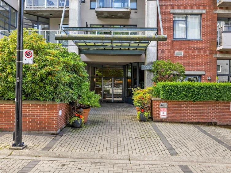207-2228 Marstrand Avenue, Vancouver, BC, V6K 4T1 - 4