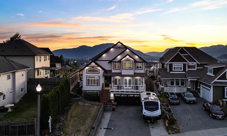 5243 Crimson Ridge