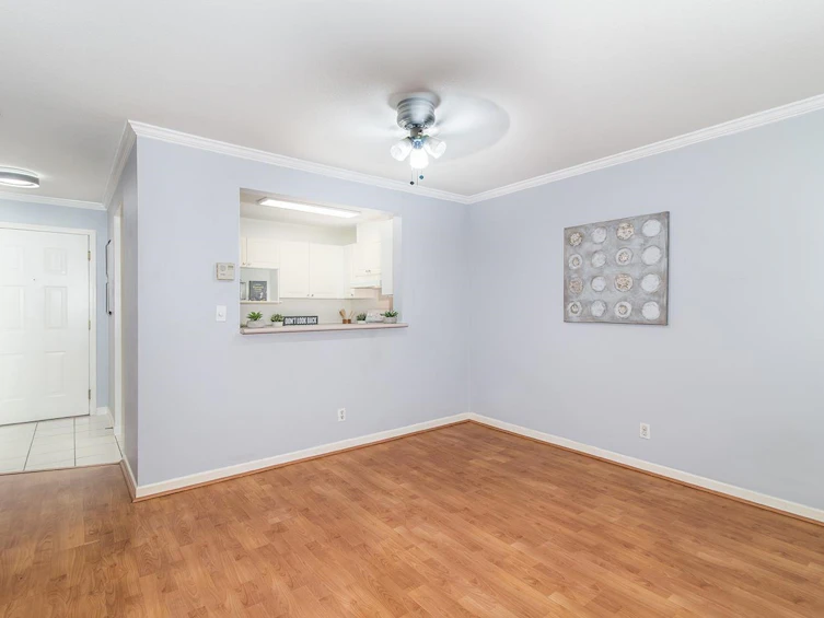 207-9767 140 Street, Surrey, BC, V3T 4M4 - 8