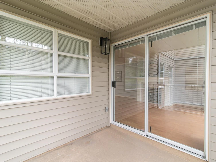 207-9767 140 Street, Surrey, BC, V3T 4M4 - 31