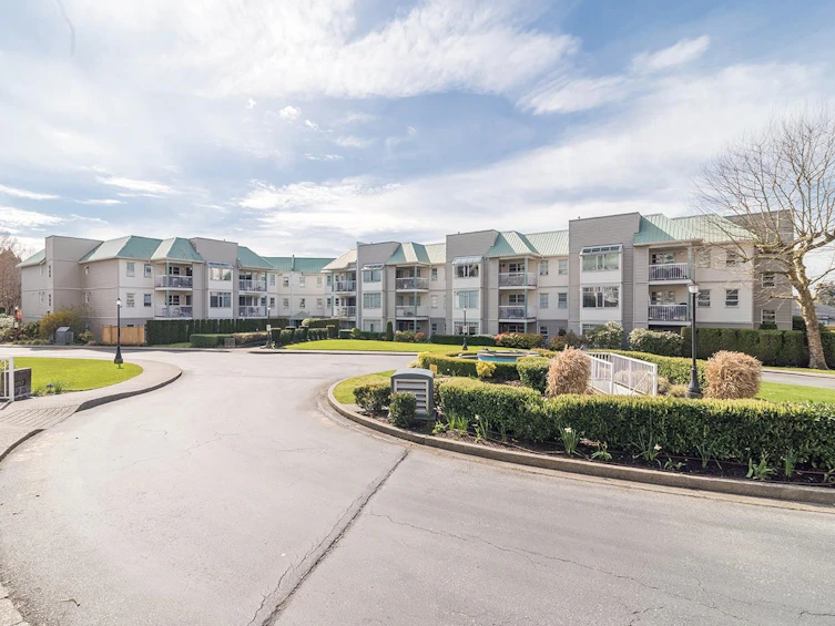 207-9767 140 Street, Surrey, BC, V3T 4M4 - 37