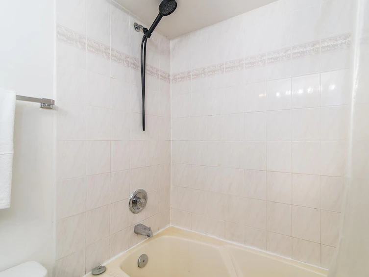 207-9767 140 Street, Surrey, BC, V3T 4M4 - 27